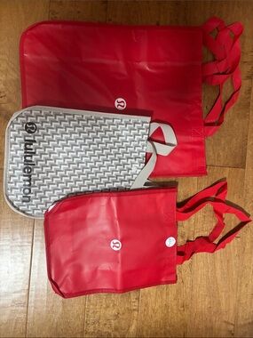 lululemon Red, Grey & White Reusable Tote Set  (3) —Collectors’s Favorites. New